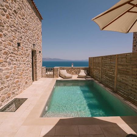 Mani Luxury Suites And Studios In Gytheio With Private Pools Buitenkant foto