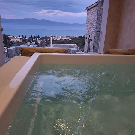 Mani Luxury Suites And Studios In Gytheio With Private Pools Buitenkant foto