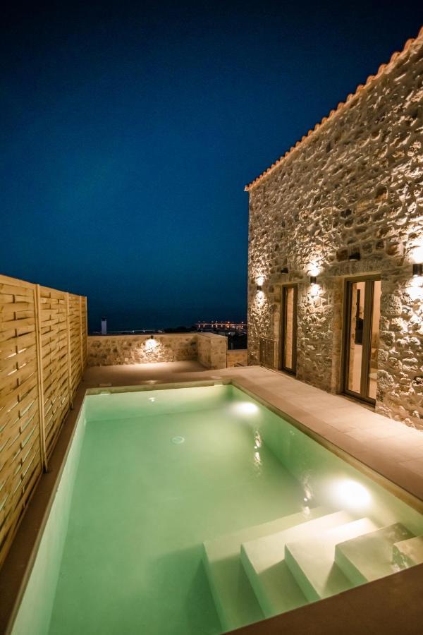 Mani Luxury Suites And Studios In Gytheio With Private Pools Buitenkant foto