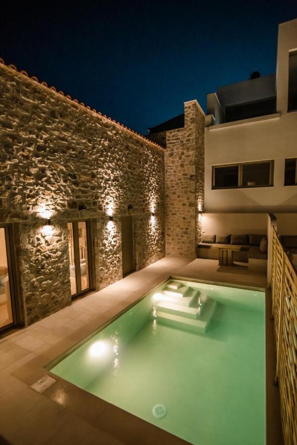 Mani Luxury Suites And Studios In Gytheio With Private Pools Buitenkant foto