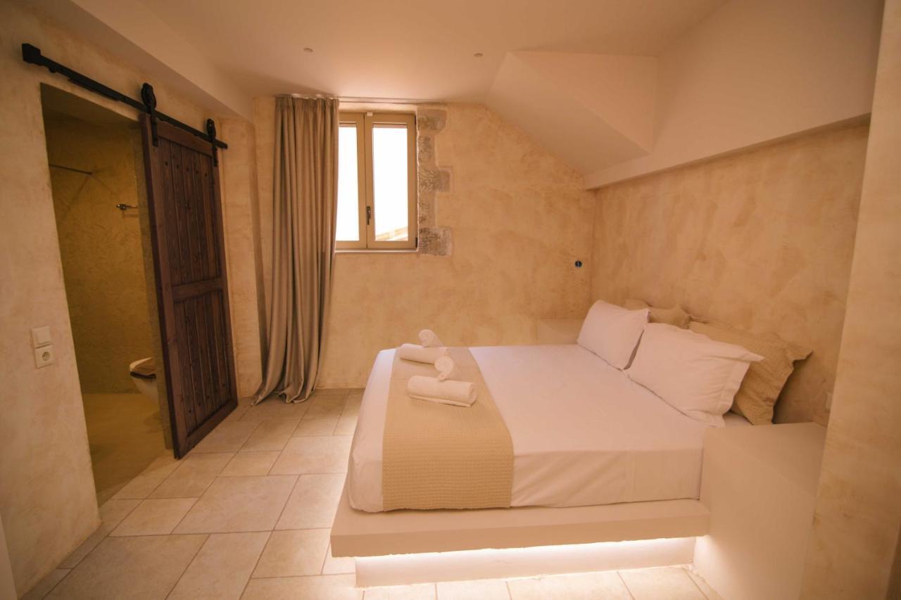 Mani Luxury Suites And Studios In Gytheio With Private Pools Buitenkant foto