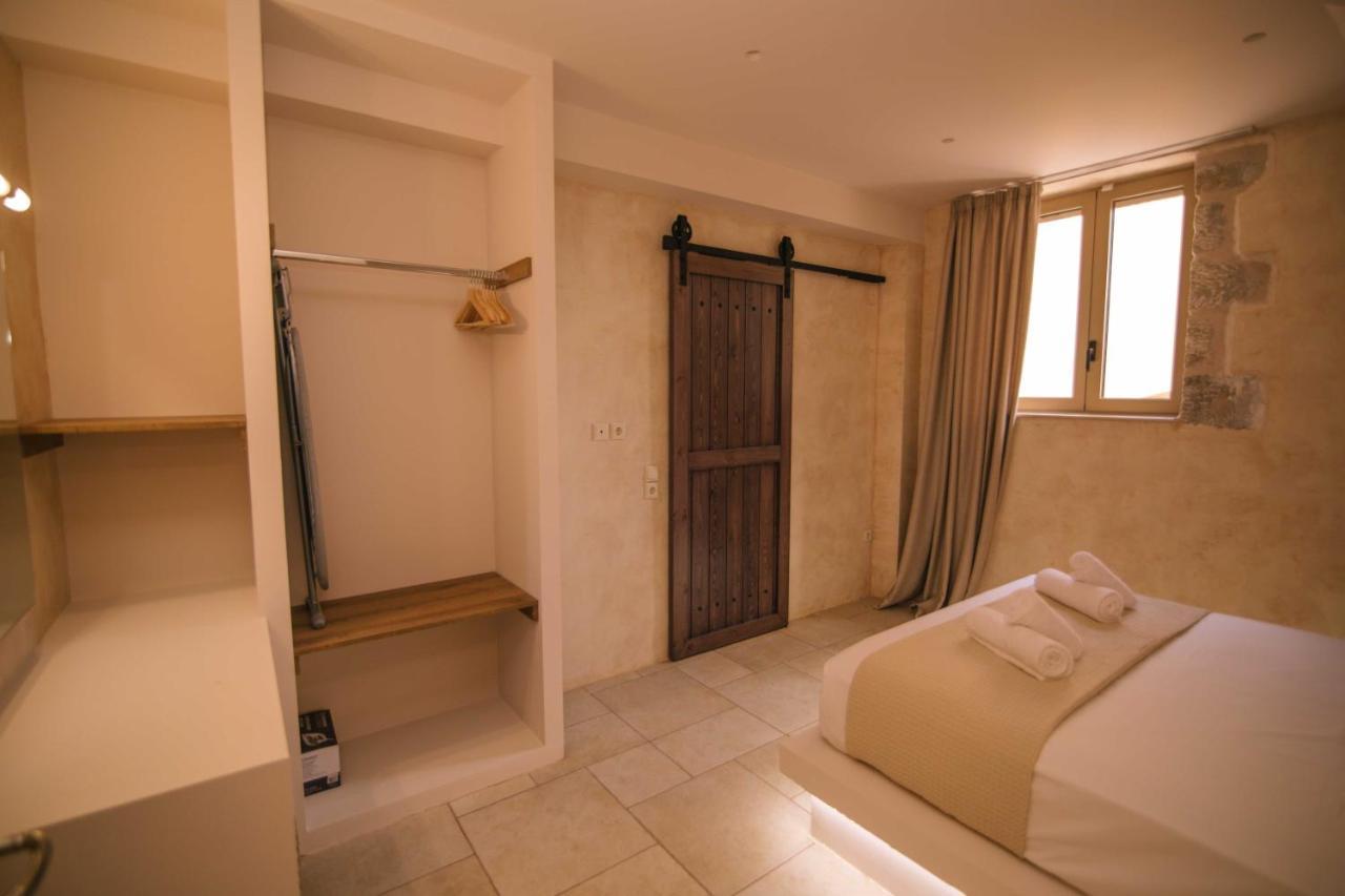 Mani Luxury Suites And Studios In Gytheio With Private Pools Buitenkant foto
