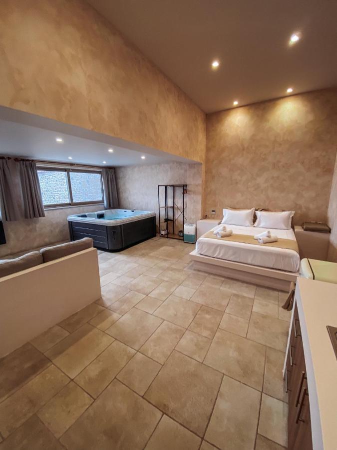 Mani Luxury Suites And Studios In Gytheio With Private Pools Buitenkant foto