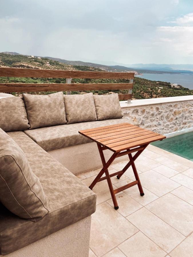 Mani Luxury Suites And Studios In Gytheio With Private Pools Buitenkant foto