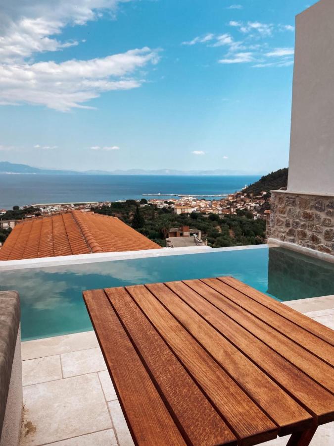 Mani Luxury Suites And Studios In Gytheio With Private Pools Buitenkant foto