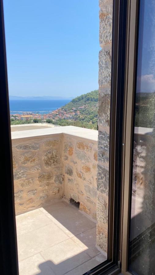 Mani Luxury Suites And Studios In Gytheio With Private Pools Buitenkant foto