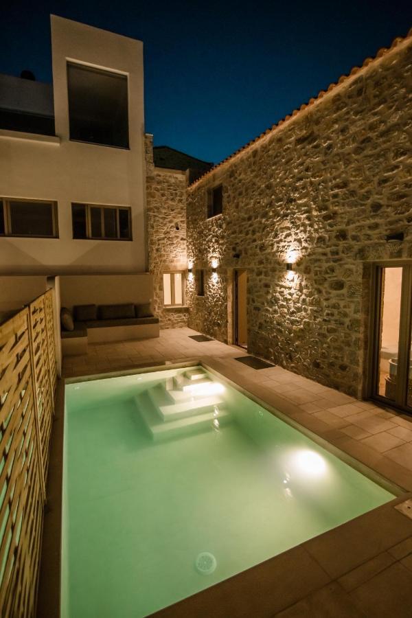 Mani Luxury Suites And Studios In Gytheio With Private Pools Buitenkant foto