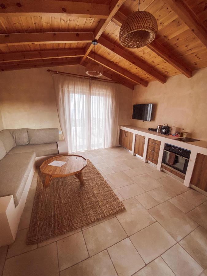 Mani Luxury Suites And Studios In Gytheio With Private Pools Buitenkant foto