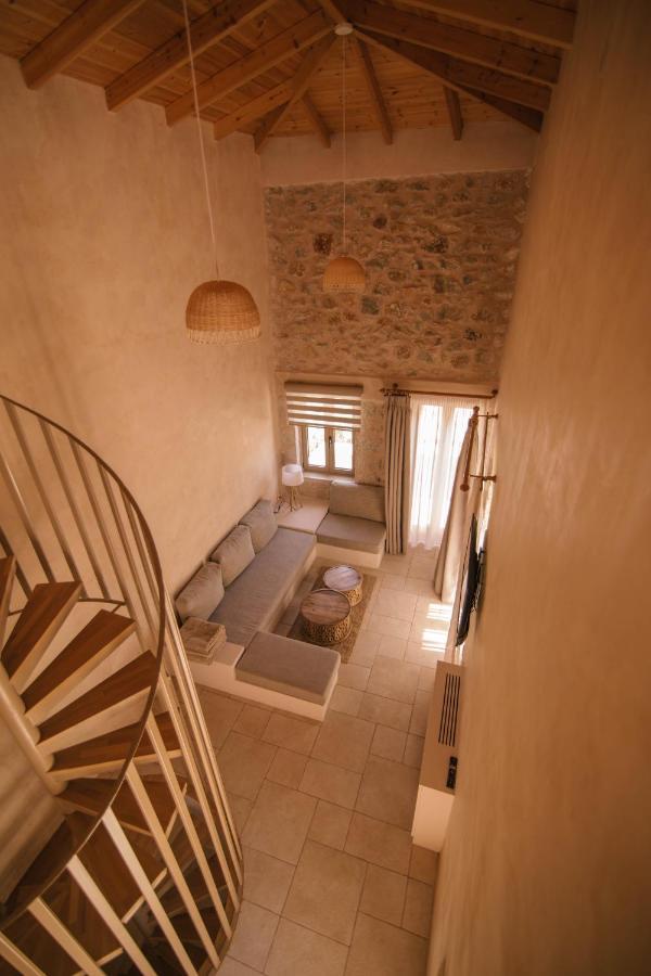 Mani Luxury Suites And Studios In Gytheio With Private Pools Buitenkant foto