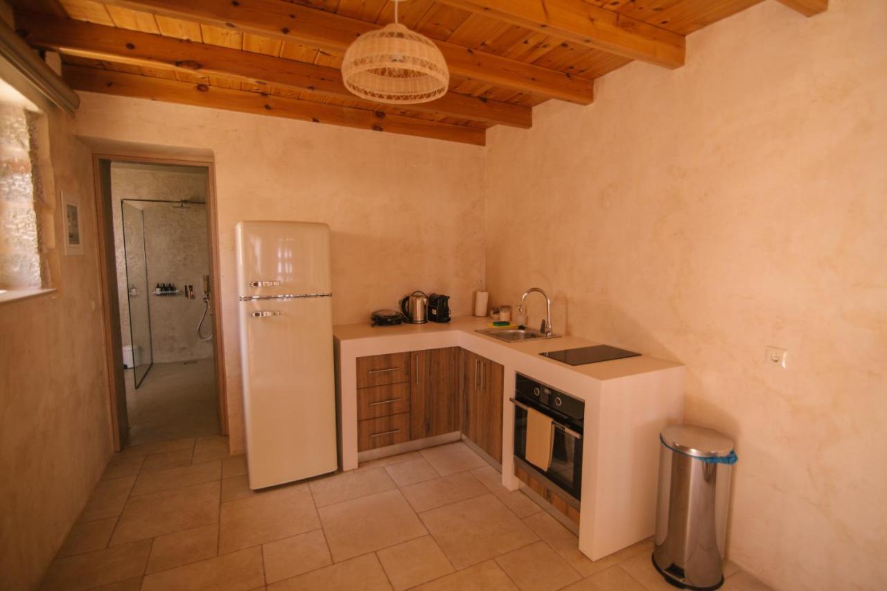 Mani Luxury Suites And Studios In Gytheio With Private Pools Buitenkant foto