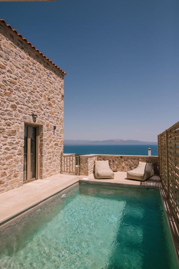 Mani Luxury Suites And Studios In Gytheio With Private Pools Buitenkant foto