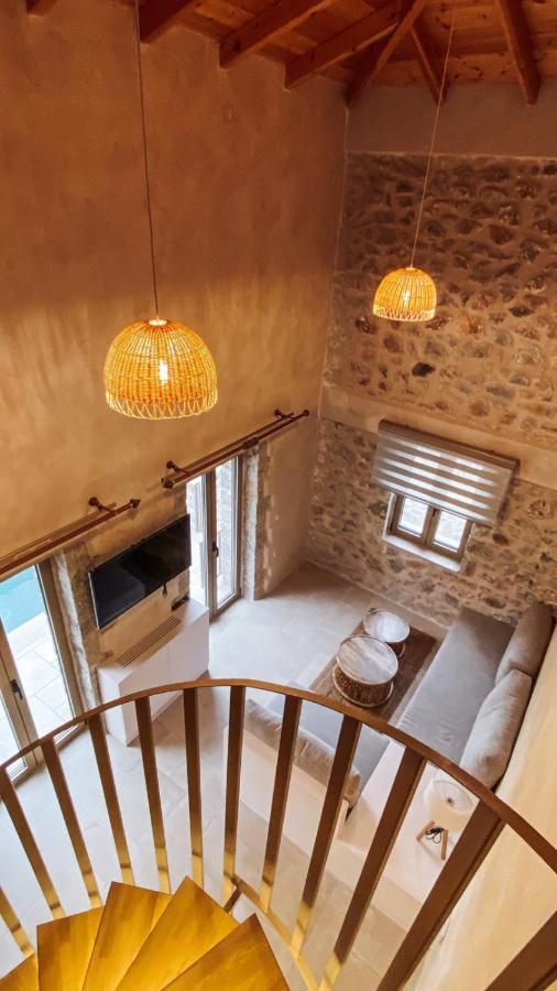 Mani Luxury Suites And Studios In Gytheio With Private Pools Buitenkant foto