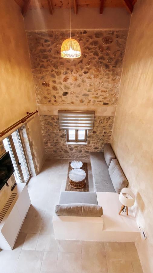 Mani Luxury Suites And Studios In Gytheio With Private Pools Buitenkant foto